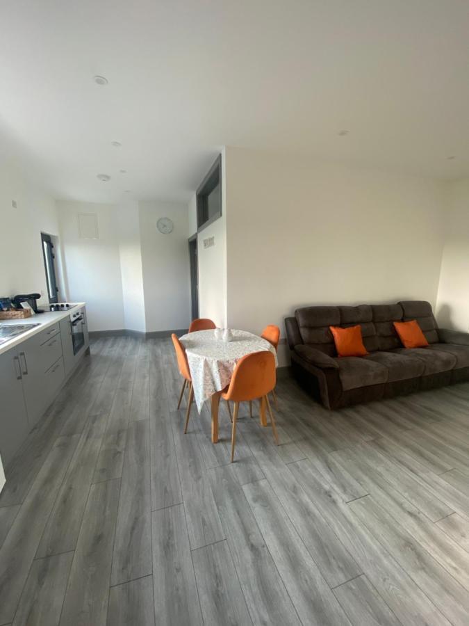 Hill Top View Apartment Лехинч Екстериор снимка