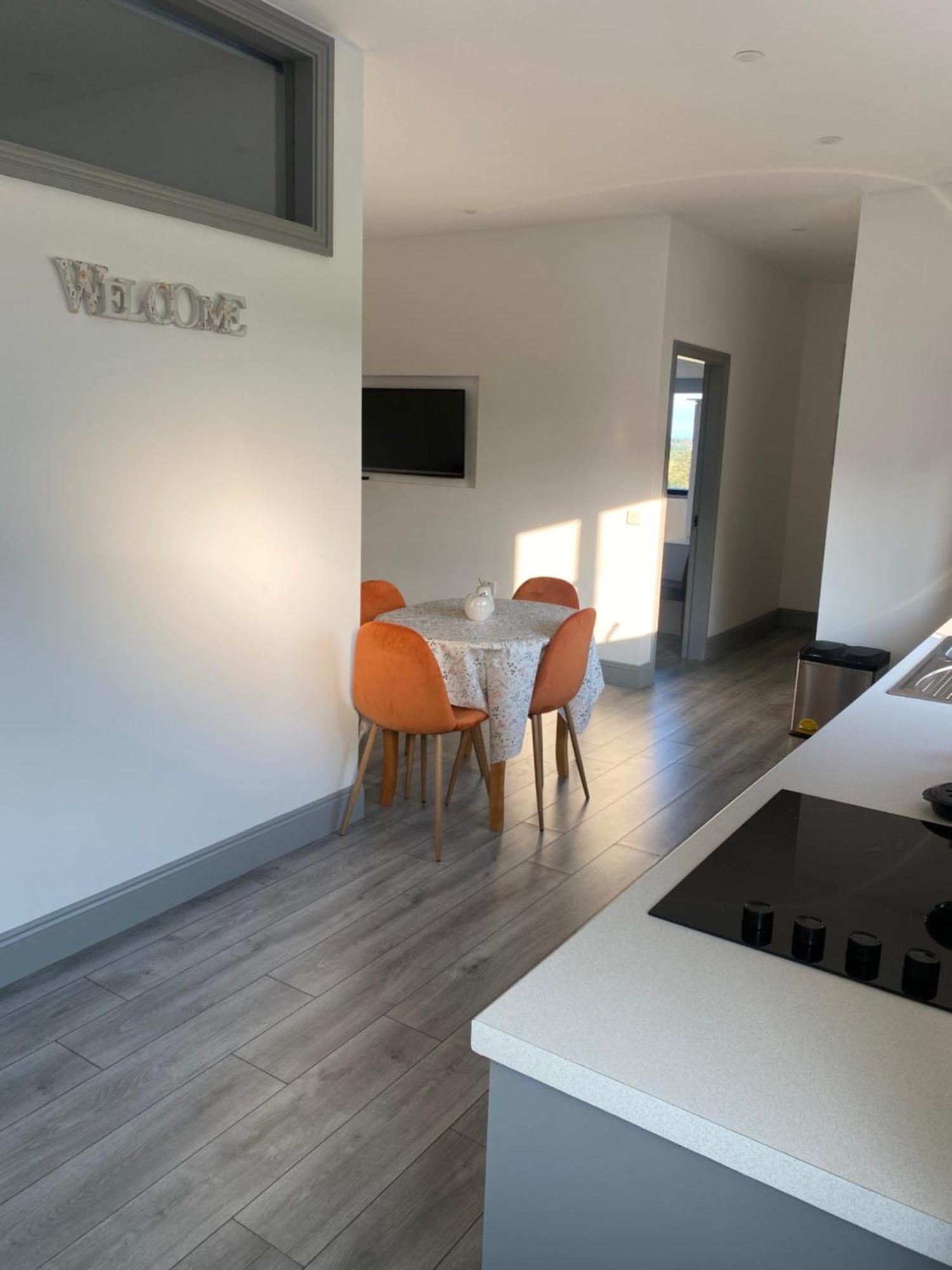 Hill Top View Apartment Лехинч Екстериор снимка