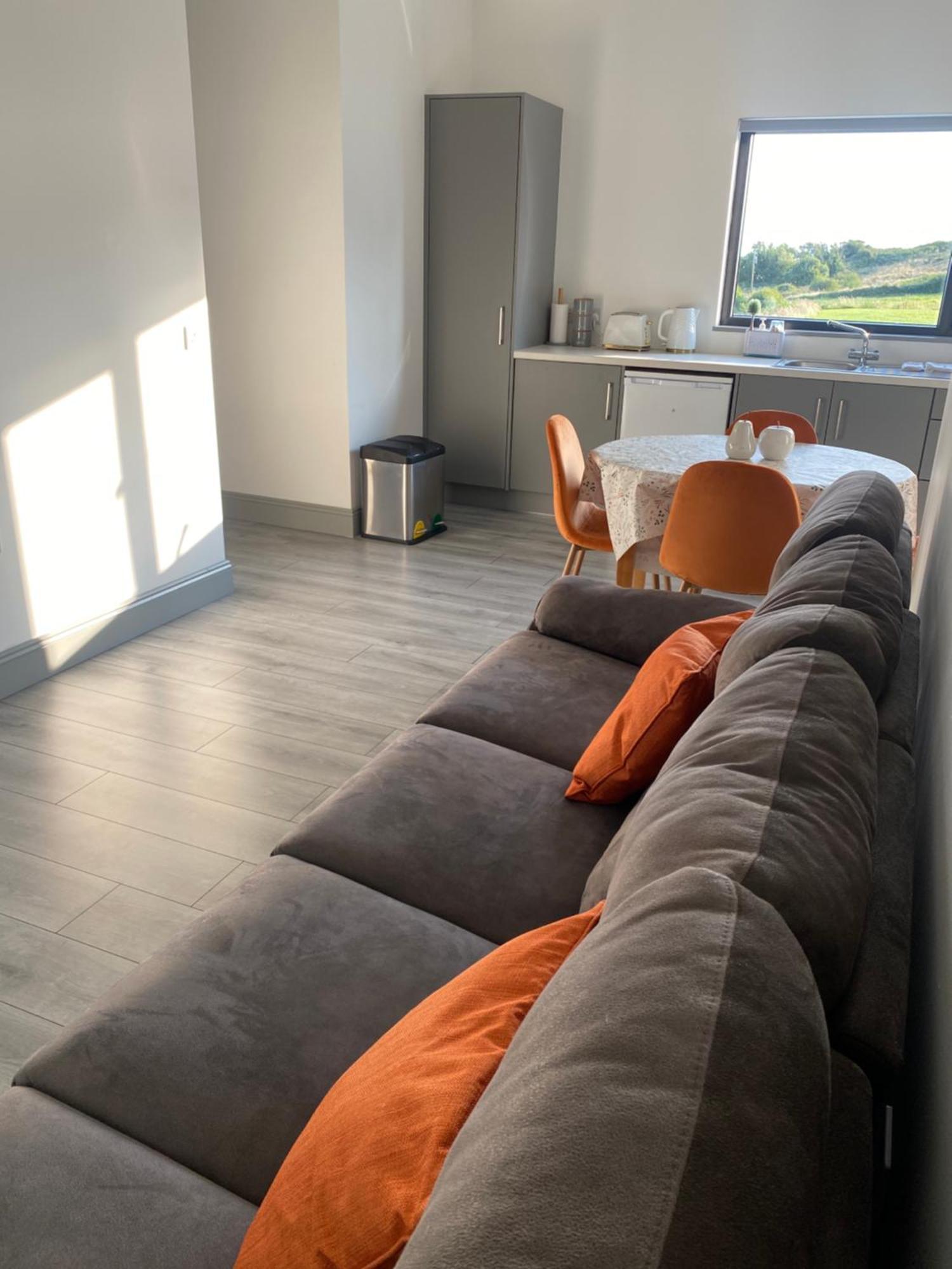 Hill Top View Apartment Лехинч Екстериор снимка